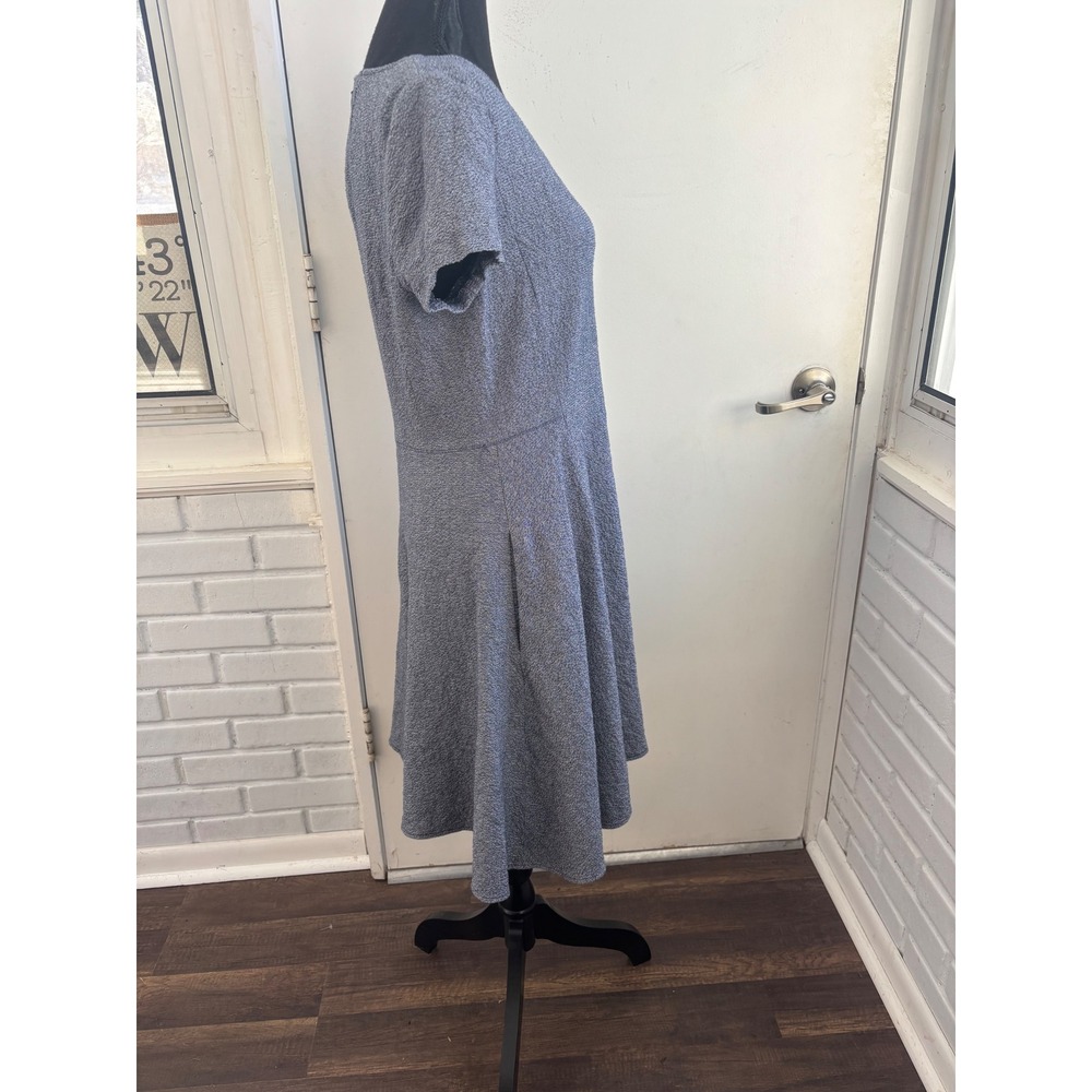 Theory Albita Fit and Flare Dress‎ 8 flattering staple minimalist party workwear - Picture 4 of 9